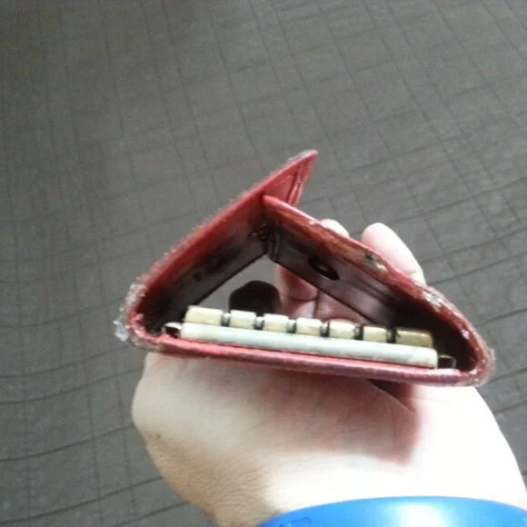 Vintage LV Louis Vuitton Epi Leather Key Holder Case Unisex Men's  Women;s - Picture 11 of 16